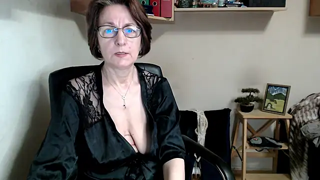 katemodel online show from June 22, 5:15 am