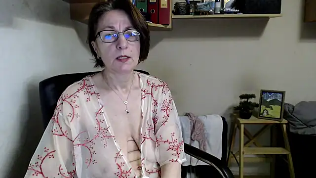 katemodel online show from June 26, 5:23 am