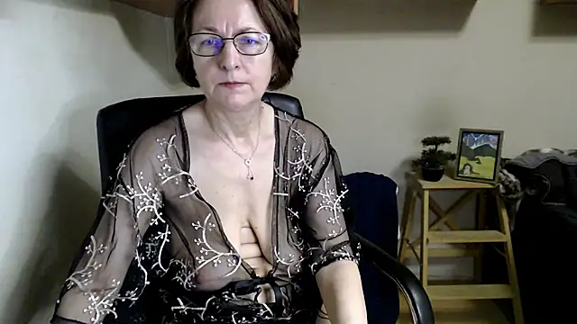 katemodel online show from June 30, 8:37 am