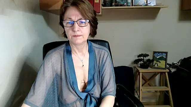 katemodel online show from July 8, 5:23 am
