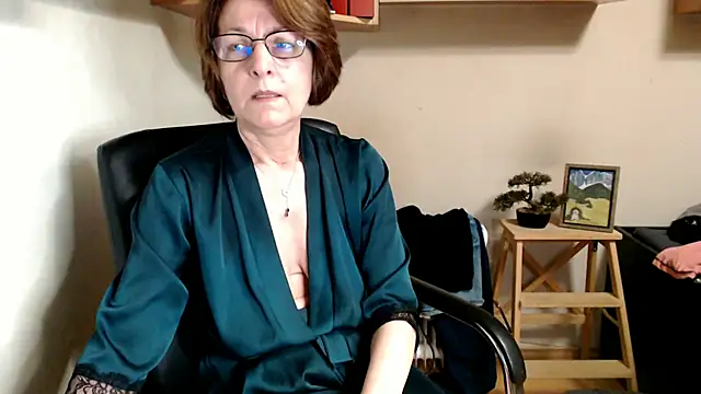 katemodel online show from July 13, 5:54 am