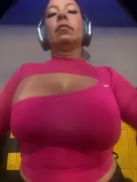 Snapshot of valle_salvaje chatting on April 11, 4:33 pm valle salvaje online show from April 11, 4:33 pm