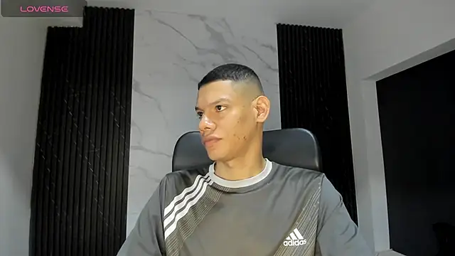 milo cruz  online show from February 8, 2:59 am