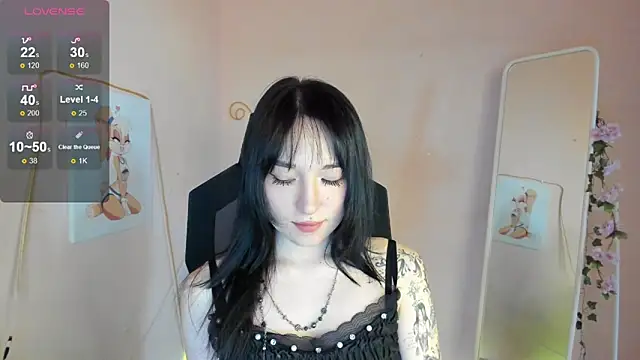 AliceeinWonderlanddd online show from May 24, 3:22 am