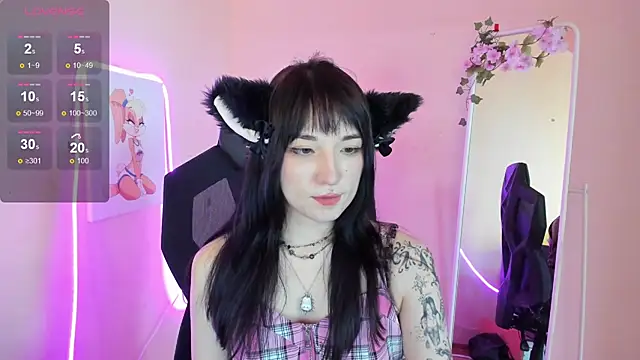 AliceeinWonderlanddd online show from June 12, 3:27 am