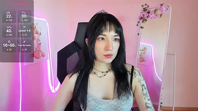 AliceeinWonderlanddd online show from June 15, 2:25 am