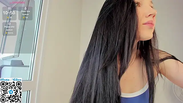 Helen  spark   online show from June 23, 1:03 am