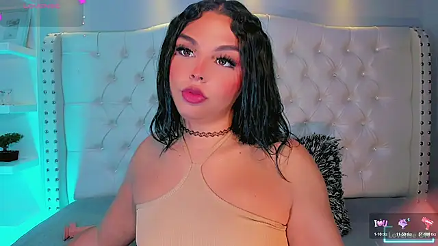 Snapshot of Maia_Hotts chatting on June 27, 8:03 pm Maia Hotts online show from June 27, 8:03 pm