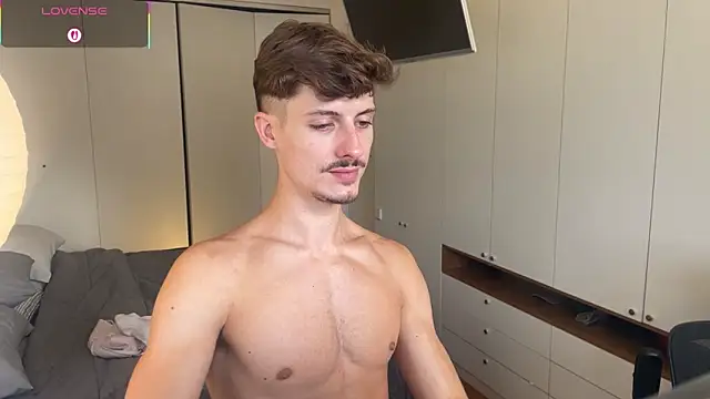 vitoraugustoxxx online show from March 6, 7:21 pm