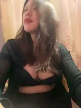 Snapshot of Emxinhka1 chatting on June 9, 4:18 pm Emxinhka1 online show from June 9, 4:18 pm