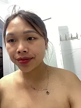 Snapshot of Emxinhka1 chatting on June 16, 11:24 am Emxinhka1 online show from June 16, 11:24 am