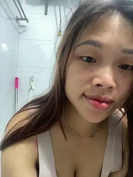 Snapshot of Emxinhka1 chatting on June 16, 11:51 pm Emxinhka1 online show from June 16, 11:51 pm