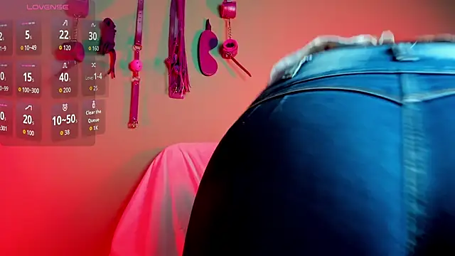 Snapshot of hazz_smith_ chatting on March 10, 5:07 pm hazz smith online show from March 10, 5:07 pm