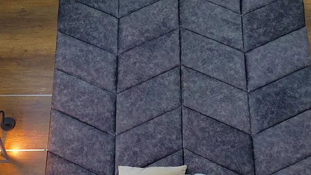 AnnieRouse   online show from March 13, 11:50 am