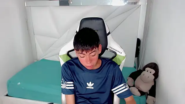 Liarr  online show from February 26, 8:19 pm