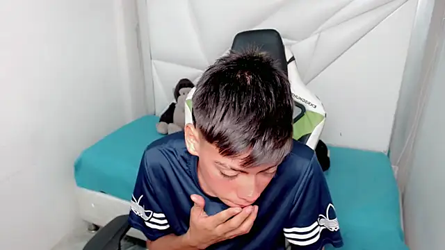 Liarr  online show from March 4, 8:04 pm