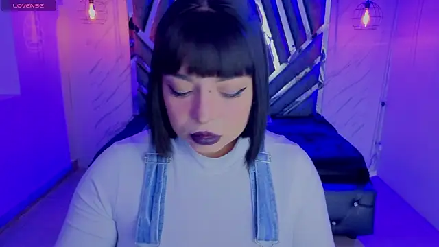  Vermell  online show from February 5, 7:40 pm