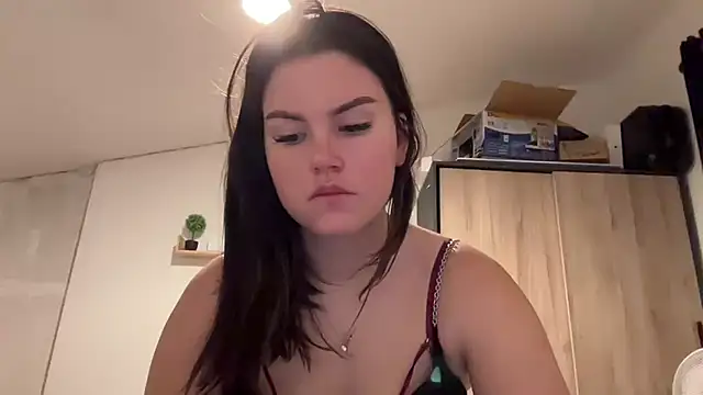 Snapshot of kiaraaaa75 chatting on February 15, 8:38 pm kiaraaaa75 online show from February 15, 8:38 pm