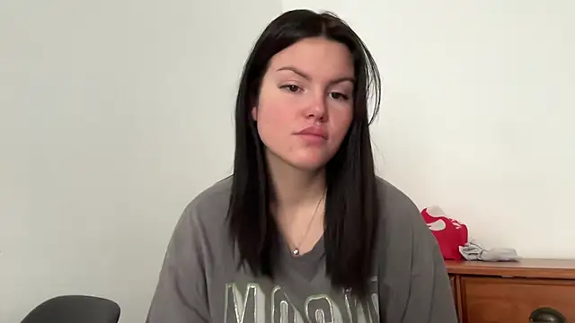 Snapshot of kiaraaaa75 chatting on March 1, 1:57 pm kiaraaaa75 online show from March 1, 1:57 pm