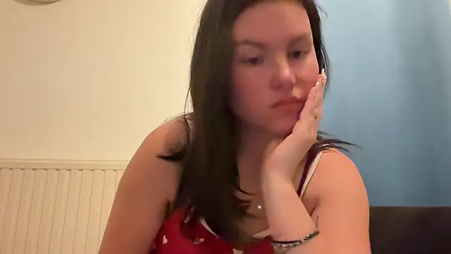 Snapshot of kiaraaaa75 chatting on March 9, 8:35 pm kiaraaaa75 online show from March 9, 8:35 pm