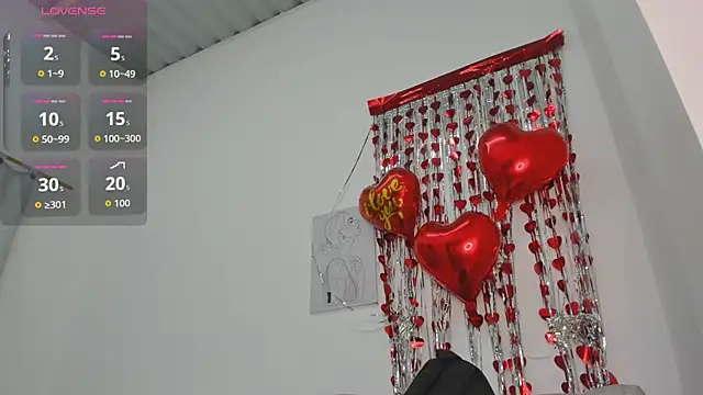 velvetluna  online show from February 25, 11:09 am