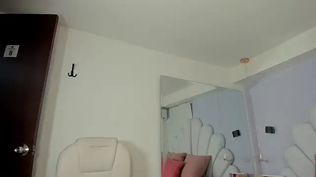 kim anaira online show from March 12, 11:11 pm