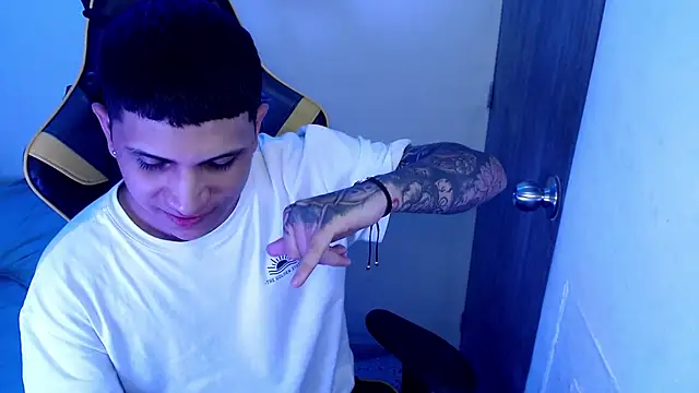 Black diamondd  online show from February 2, 8:40 pm