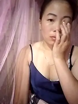 Ella-aa online show from March 3, 9:42 pm