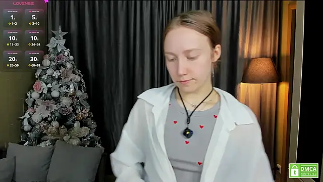 Snapshot of Cutie_Ellis chatting on March 22, 5:38 pm Cutie Ellis online show from March 22, 5:38 pm