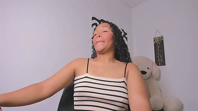 Snapshot of Nia13 chatting on March 15, 6:08 am Nia13 online show from March 15, 6:08 am