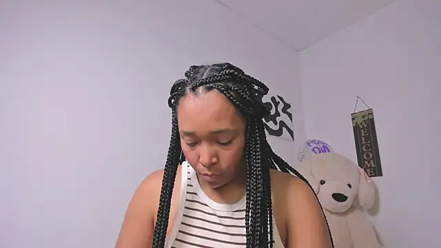 Snapshot of Nia13 chatting on March 28, 6:46 am Nia13 online show from March 28, 6:46 am