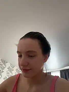 MiaTee online show from March 2, 3:52 am