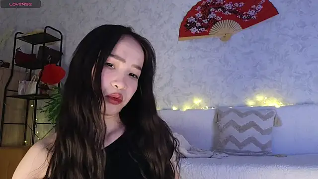 saya li11 online show from February 19, 4:14 pm