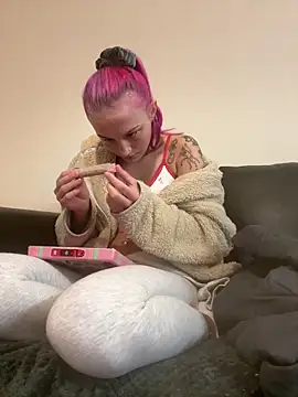 Milssweetx online show from February 16, 8:10 am