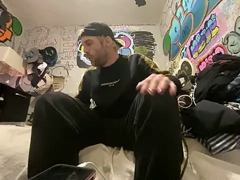 gothboiplzty online show from May 2, 8:08 am