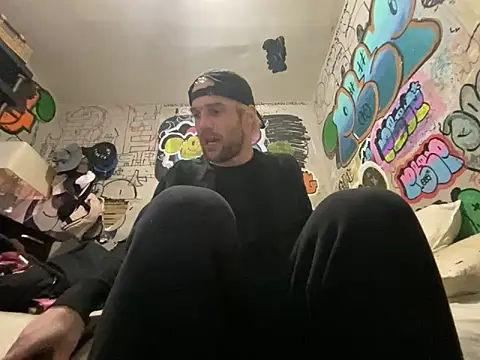 Snapshot of gothboiplzty chatting on May 5, 11:35 pm gothboiplzty online show from May 5, 11:35 pm