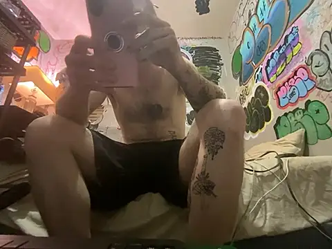 Snapshot of gothboiplzty chatting on May 29, 1:25 am gothboiplzty online show from May 29, 1:25 am