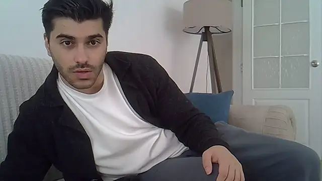 Snapshot of ciceroable chatting on May 6, 12:21 pm ciceroable online show from May 6, 12:21 pm