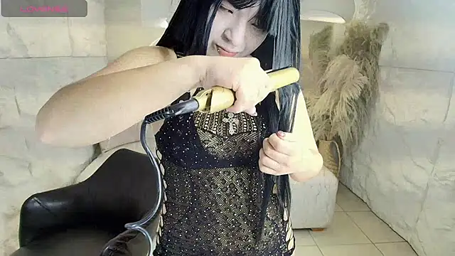 Snapshot of vampkitty_r chatting on June 23, 1:09 pm vampkitty r online show from June 23, 1:09 pm