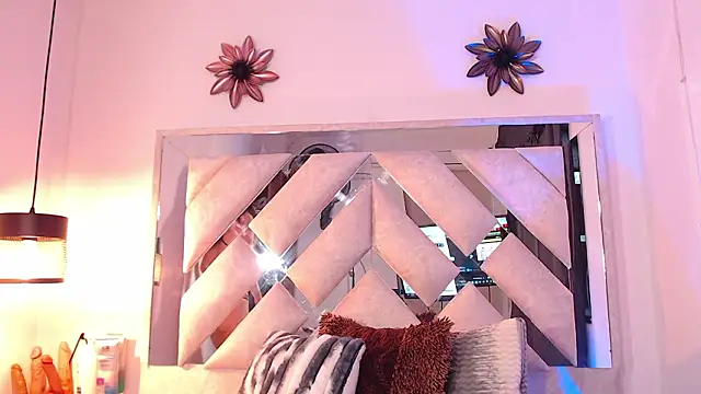 sofy bonnet online show from February 9, 12:09 pm