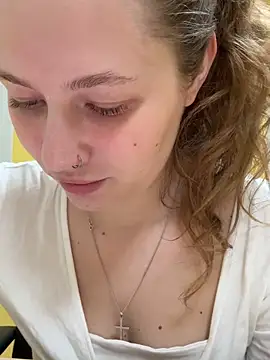Snapshot of AsynaYuuki chatting on June 4, 3:51 pm AsynaYuuki online show from June 4, 3:51 pm