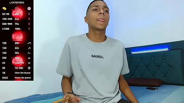 hotboyluxe online show from June 10, 5:39 am