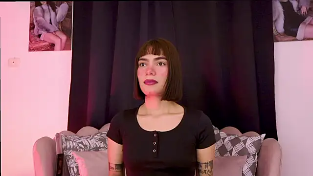 dakotacollins  online show from July 20, 3:10 am