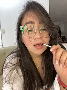 alisbloom online show from February 17, 6:14 pm