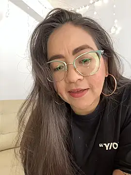 alisbloom online show from February 18, 5:42 pm