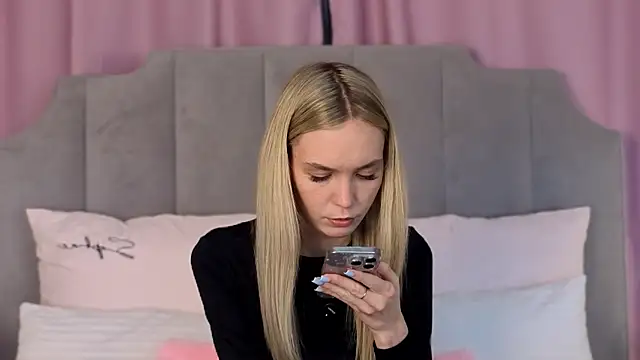 Snapshot of NikkiRyx chatting on May 30, 3:53 pm NikkiRyx online show from May 30, 3:53 pm