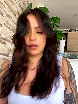 Snapshot of foxxy_lover chatting on February 20, 7:47 pm foxxy lover online show from February 20, 7:47 pm