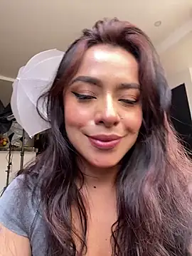 Snapshot of foxxy_lover chatting on February 28, 7:15 pm foxxy lover online show from February 28, 7:15 pm