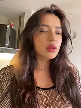 Snapshot of foxxy_lover chatting on April 4, 6:05 pm foxxy lover online show from April 4, 6:05 pm