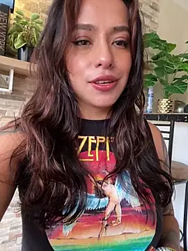 Snapshot of foxxy_lover chatting on April 7, 7:58 pm foxxy lover online show from April 7, 7:58 pm